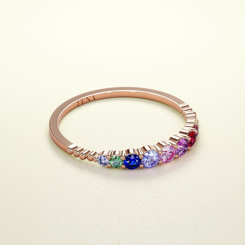 Memoire Ring aus Roségold mit Regenbogen Saphiren  im Verlauf. Von FENA daily Jewellery.