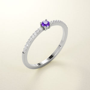 Birthstone Ring Februar in Weißgold mit Amethyst und Diamanten. Von FENA daily Jewellery.